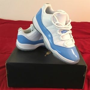 Air Jordan 11s Low - UNC